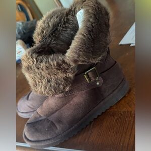 Areopostale Ugg boots women’s. Size 8m